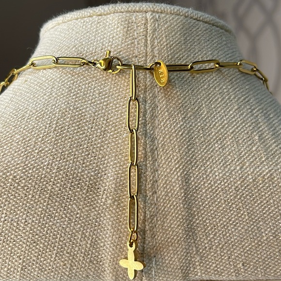 Super antique saints charms on an 18kt Gold plated 18.5” chain - Picture 6 of 8